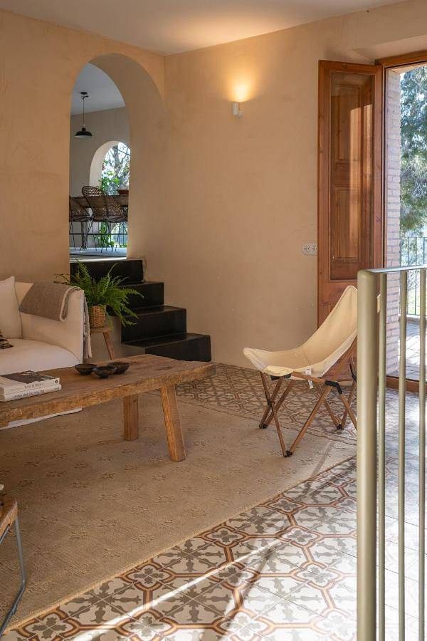 Chalet para 4 personas, con vistas además de jardín y piscina, Se admiten mascotas en Alt Penedès - 3