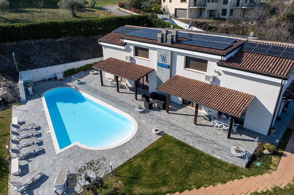 Appartement dans une maison de vacances avec piscine, climatisation, Wifi, Tv, patio, animaux admis in Silvi, Province de Pescara