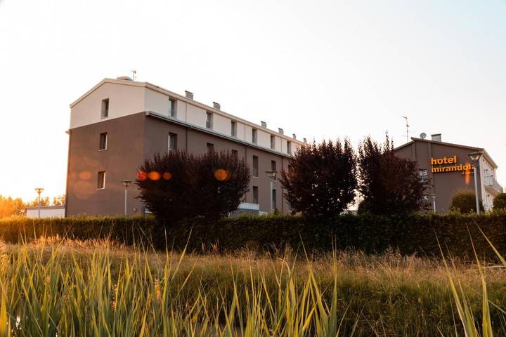 Hôtel pour 2 personnes, avec vue et jardin - 1