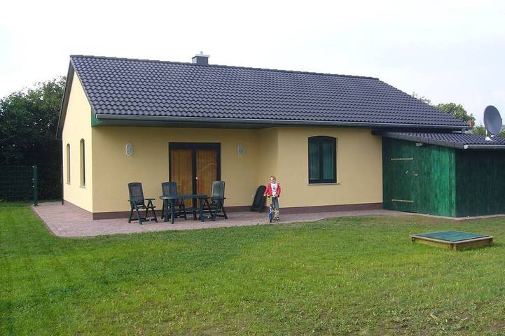 Ferienhaus für 6 Personen, mit Terrasse und Garten