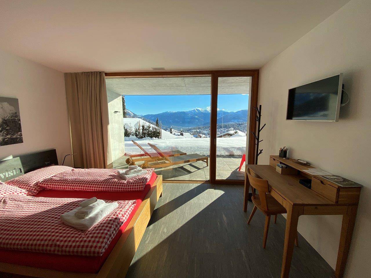 Ganze Ferienwohnung, Casa Admisa - 3.5 Ferienwohnung, 2 Duschen, 2 Wc, 85 m2, für max. 4 Erwachsene und 2 Kinder in Flims-Dorf, Flims