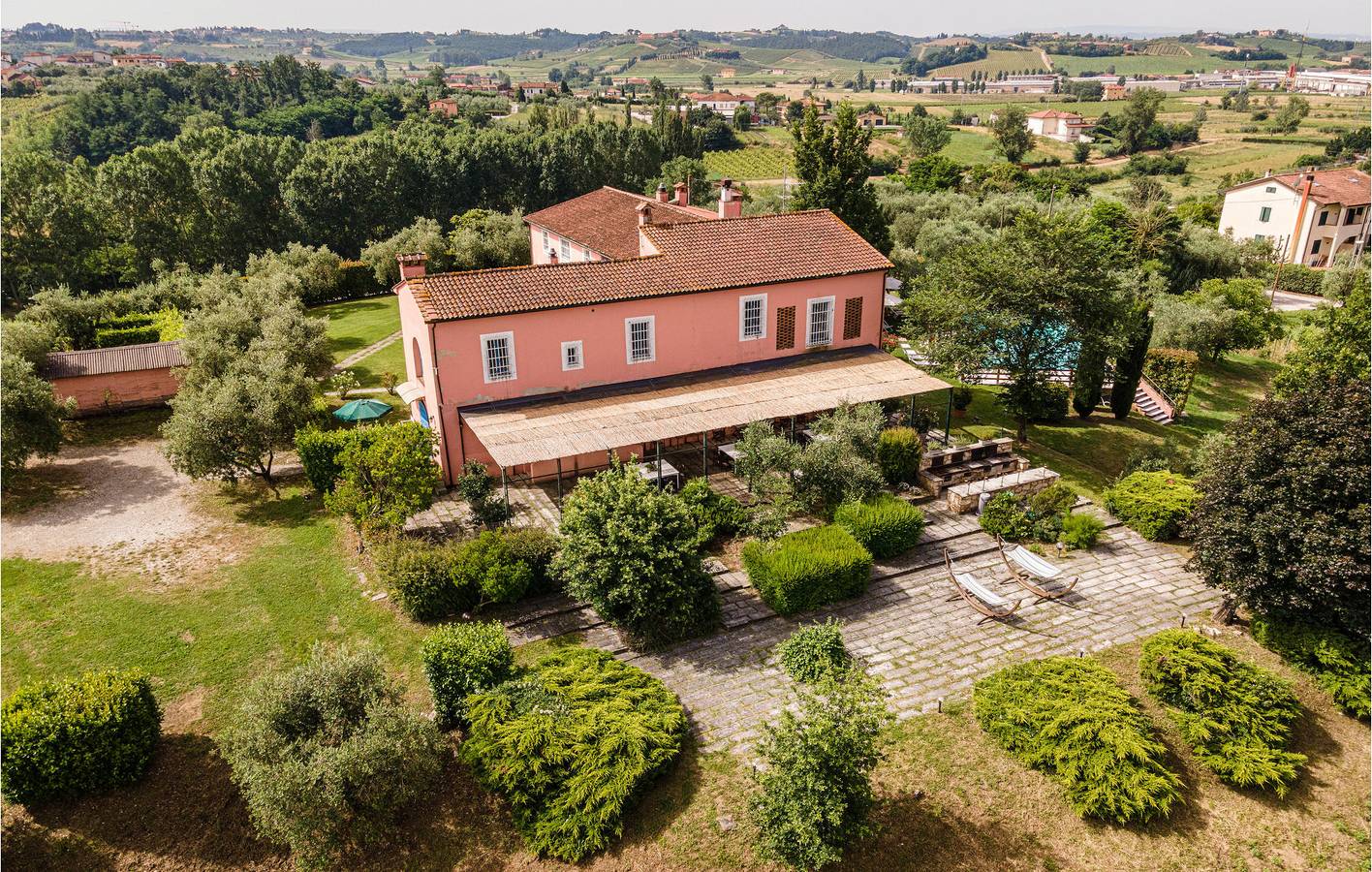 Appartamento intero, Appartamento a bordo piscina con aria condizionata, parcheggio e Internet in Cerreto Guidi, Firenze province