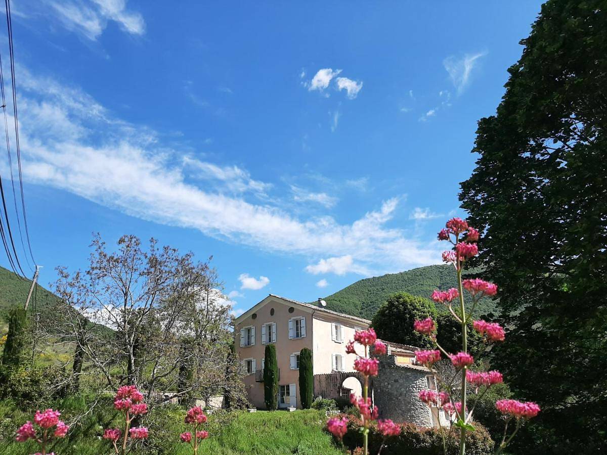 Appartement entier, Apartment with Garden View in La Robine-sur-Galabre, Alpes-de-Haute-Provence