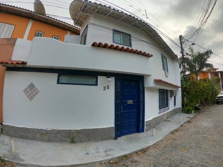 Casas e apartamentos de temporada para 4 pessoas, com vista e vista para o lago e ainda balcão na Praia Brava RJ