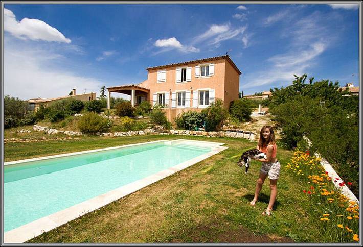 Cottage pour 2 personnes, avec piscine et jardin à Valensole