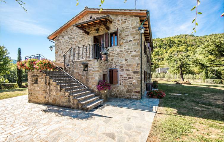 Appartamento intero, Rifugio sul fiume con piscina e parcheggio in Cortona, Provincia di Arezzo