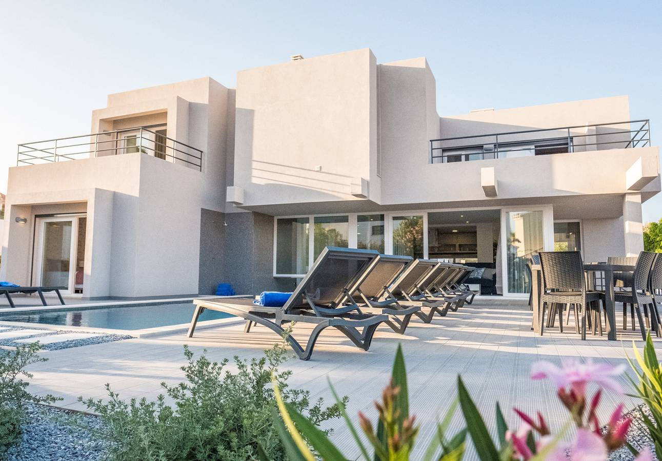 Villa Bonita Brenda in Armação de Pêra (costa), Faro Distrikt