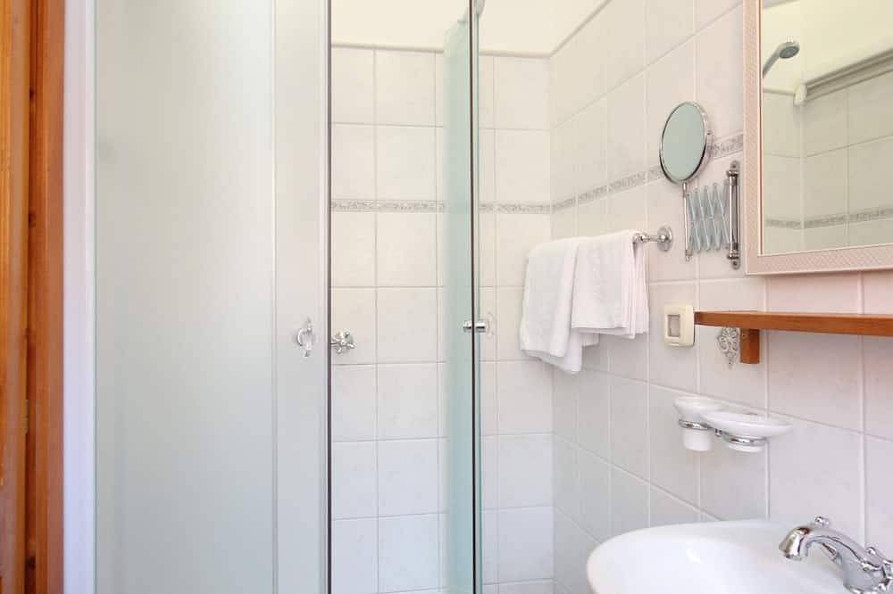 Ganze Wohnung, Studio Appartement am Strand Komiza, Vis (As-3035-e) in Komiza, Vis