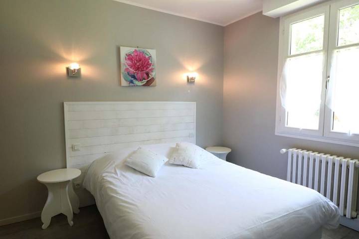 Hôtel pour 2 personnes, avec jardin et terrasse, animaux acceptés à Hédé-Bazouges - 3