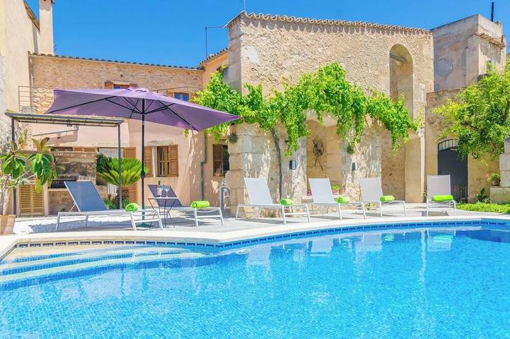 Villa für 8 Personen, mit Terrasse und Pool - 1