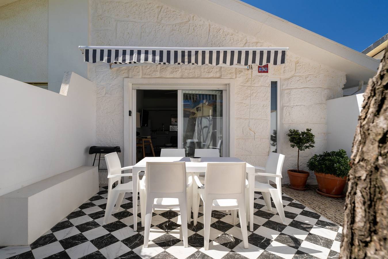 Haus 30 m vom Strand Mindelo, privater Terrasse und Wlan in Vila Chã, Porto Distrikt