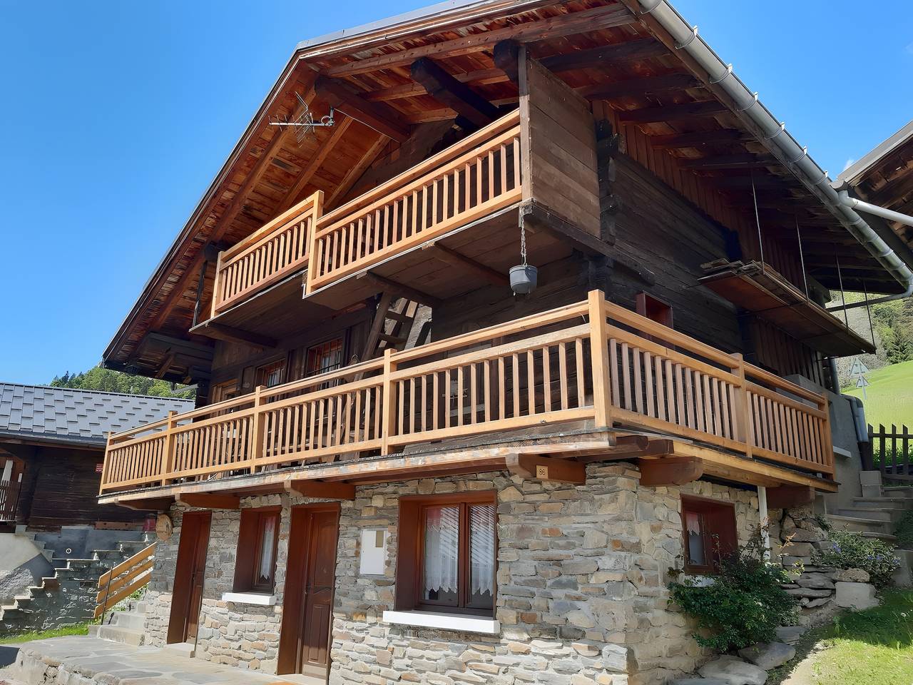 Chalet 'Chez Mémé' mit Bergblick, privater Terrasse und eigenem Garten in Hauteluce, Albertville und Umgebung