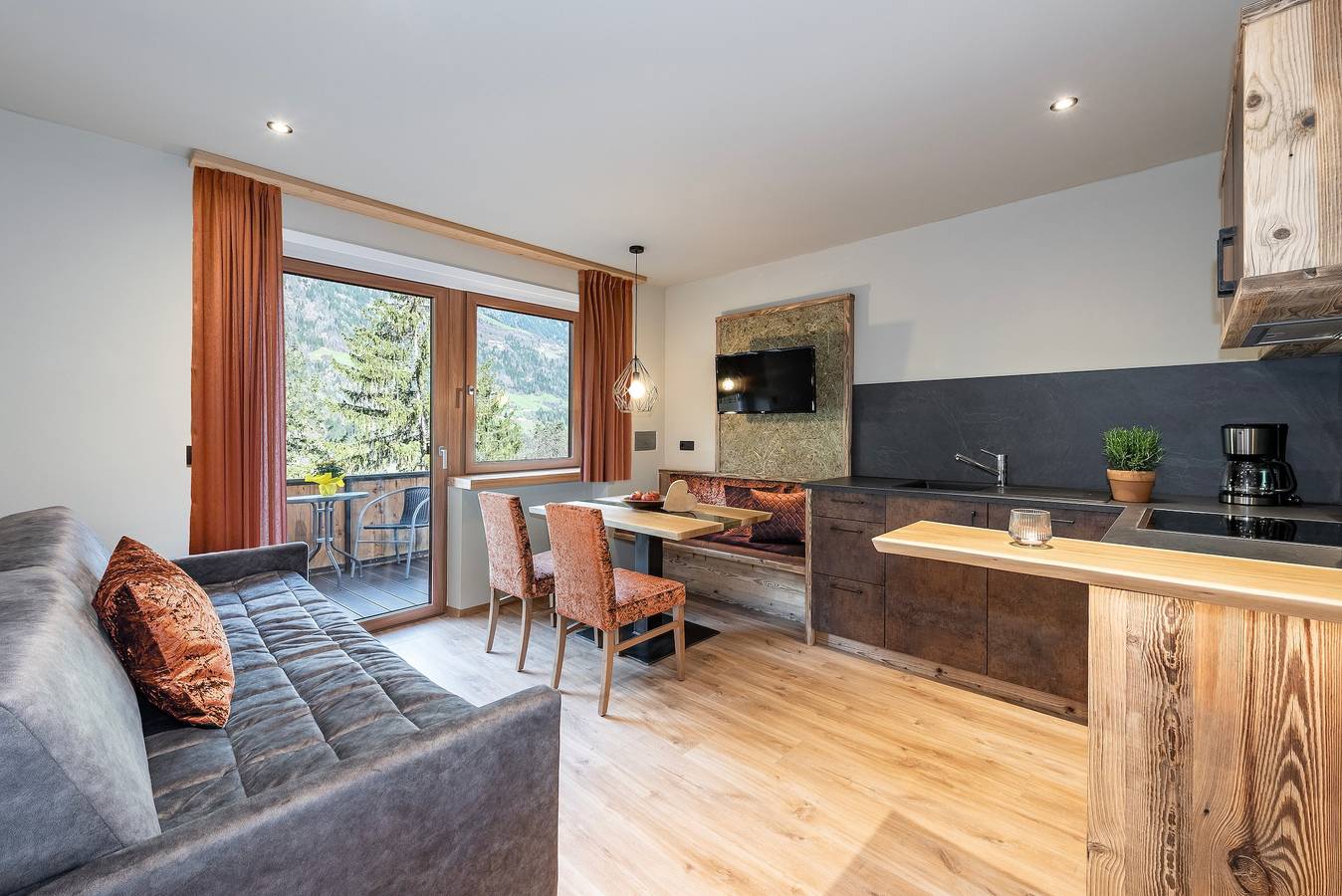 Ganze Wohnung, Ferienwohnung 'Mirabelle Pension Sankt Ursula' mit Bergblick, Gemeinschaftsterrasse und Wlan in Sant'Orsola, St. Leonhard in Passeier