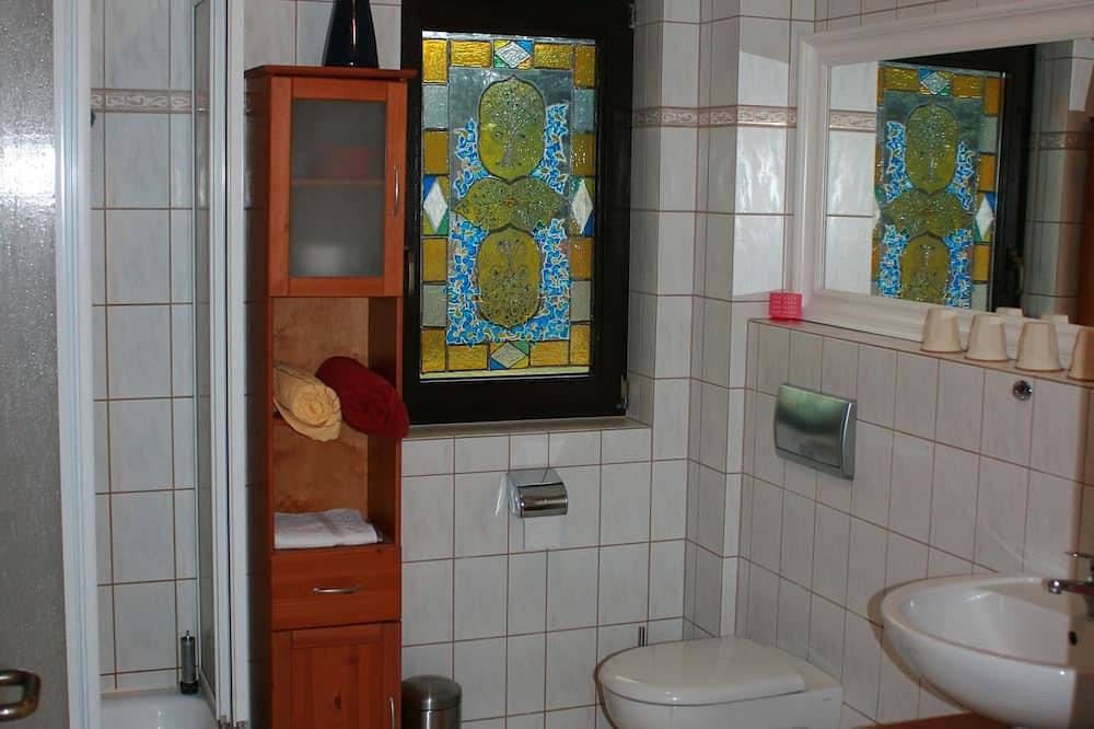 Schönes Ferienhaus in waldreicher Lage mit großem Garten. Haustiere willkommen. in Börnicke, Nauen