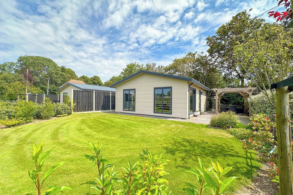 Rustig gelegen chalet met waanzinnig uitzicht, strand op 7km in Heiloo, Alkmaar & Surroundings