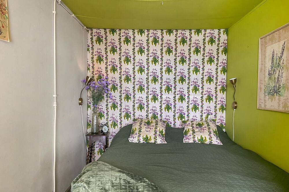 Stunning (sta)caravan in Reeuwijk in Reeuwijk (gemeente), Groene Hart