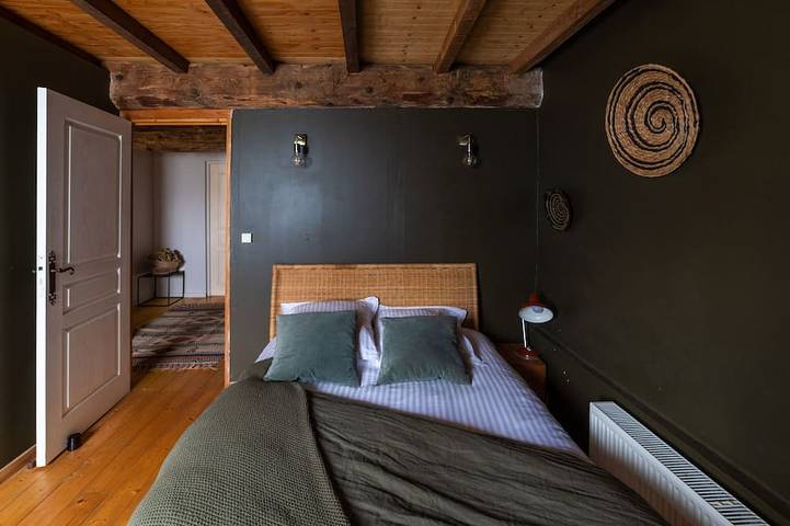 Location de vacances pour 6 personnes, avec terrasse ainsi que piscine et jardin à Arudy - 3