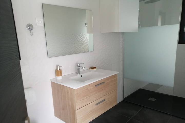 Location de vacances pour 2 personnes, avec jardin ainsi que piscine et terrasse à Puget - 3