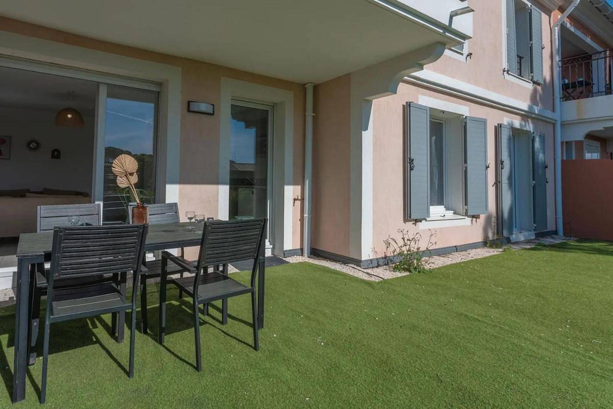 Appartement entier, Modern apartment for 4 with private garden in Puget-sur-Argens, Côte méditerranéenne (France)