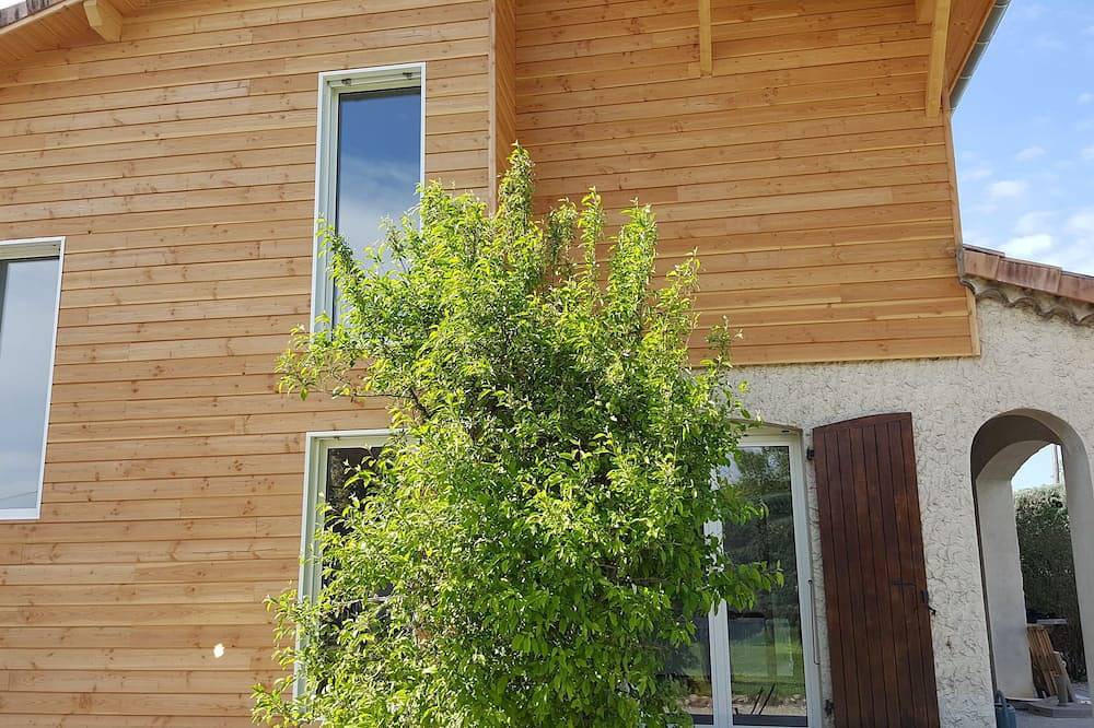 Villa spacieuse avec 5 chambres 15 personnes au Camping les Paillotes -Ardèche in Ruoms, Ardèche