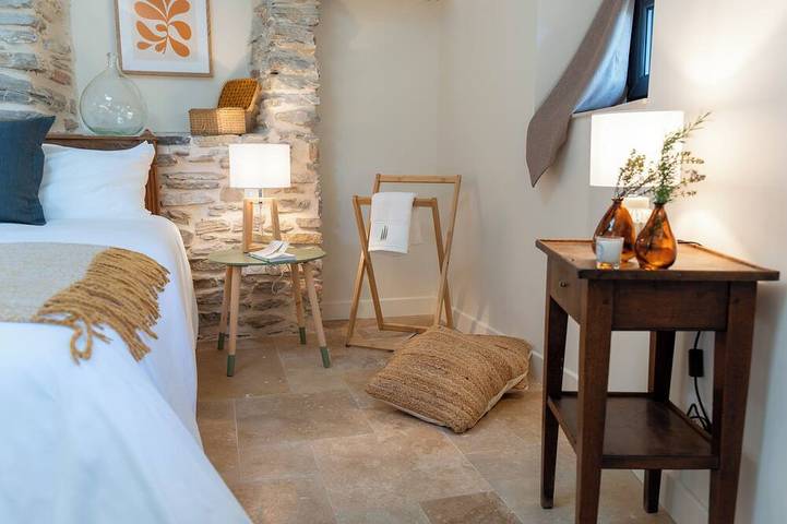 Gîte pour 25 personnes, avec jacuzzi ainsi que sauna et jardin à Saint-Julien-les-Rosiers - 2