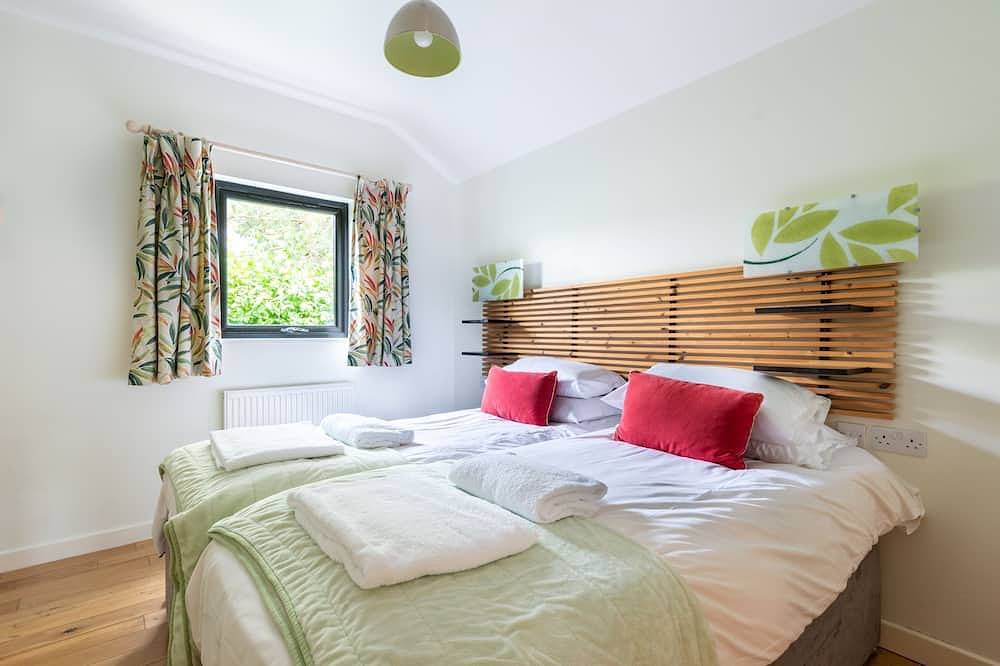 Somerset Lodge - für 4/5 Personen mit eigenem Whirlpool in Cheddar, Somerset