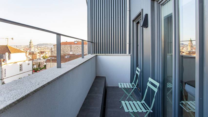 Apartamento entero, Stylish Studio w/ AC & Balcony by LovelyStay in Cedofeita, Cedofeita, Santo Ildefonso, Sé, Miragaia, São Nicolau e Vitória
