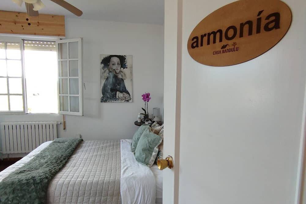 Casa bandulu, charming and sustainable rural house next to the Miño River in Tui, Pontevedra Province