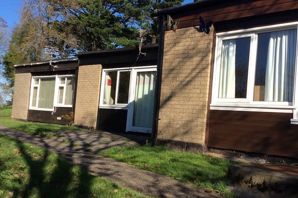 Pet Friendly Chalet.4The Hillside Penstowe Park in Cornwall