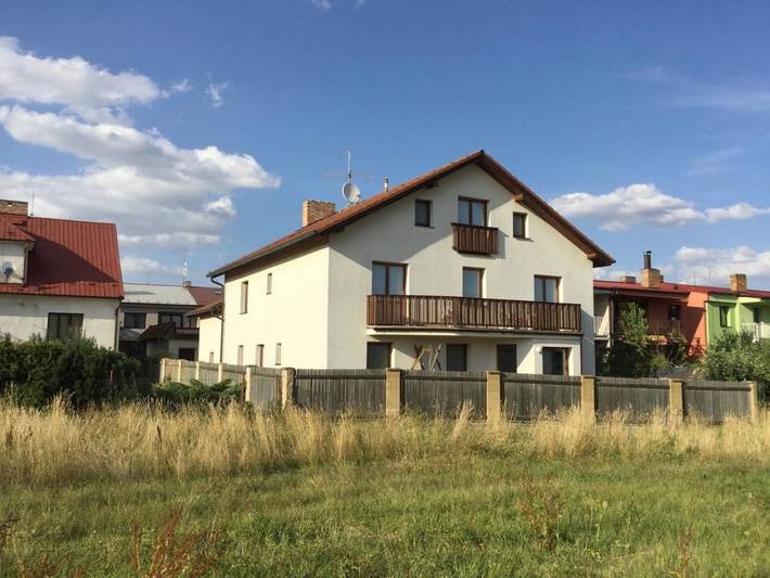 Location de vacances pour 2 personnes, avec terrasse à Tábor
