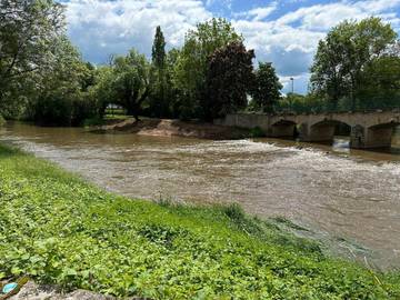 Camping pour 4 personnes, avec jardin et vue, animaux acceptés dans Saône-et-Loire