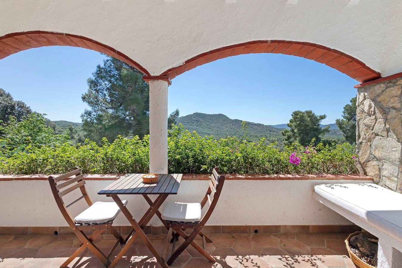 Retraite Enchantée en Forêt avec Piscine Privée in els Masos de Pals, Pals