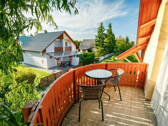 Ferienwohnung für 5 Personen, mit Balkon und Terrasse sowie Garten in Balatonmariafürdö - 3