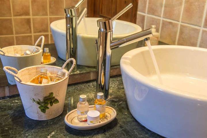 Location de vacances pour 3 personnes, avec jardin ainsi que piscine et jacuzzi, animaux acceptés à Faenza - 2