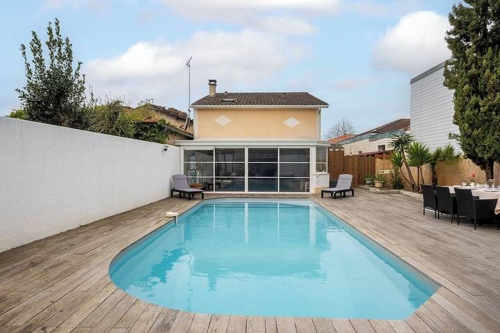 Location de vacances pour 7 personnes dans Office De Tourisme Du Pyla