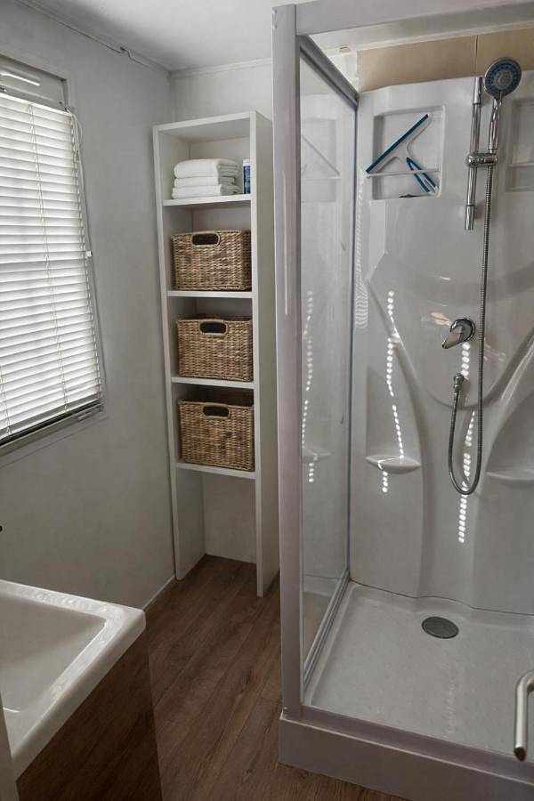 Camping pour 4 personnes, avec terrasse à La Crau - 3