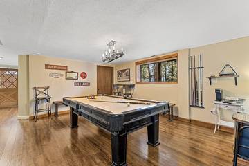 Log Cabin for 12 Guests in Coconino National Forest, Coconino County, Picture 2