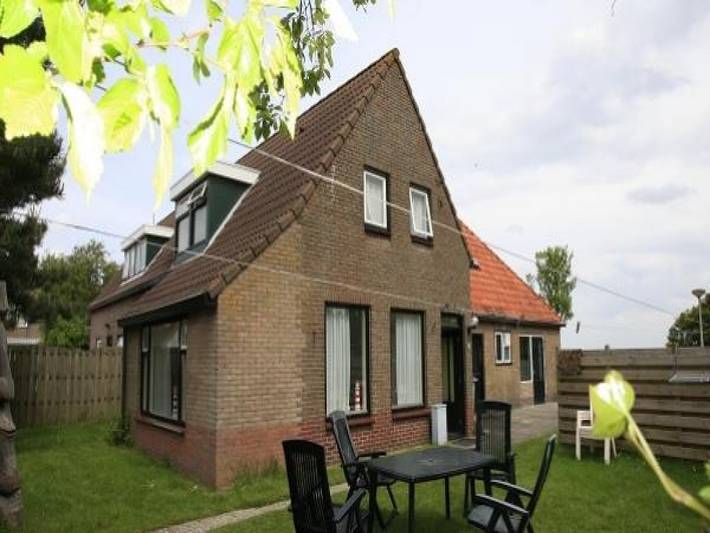 Bungalow für 6 Personen, mit Terrasse und Garten, mit Haustier