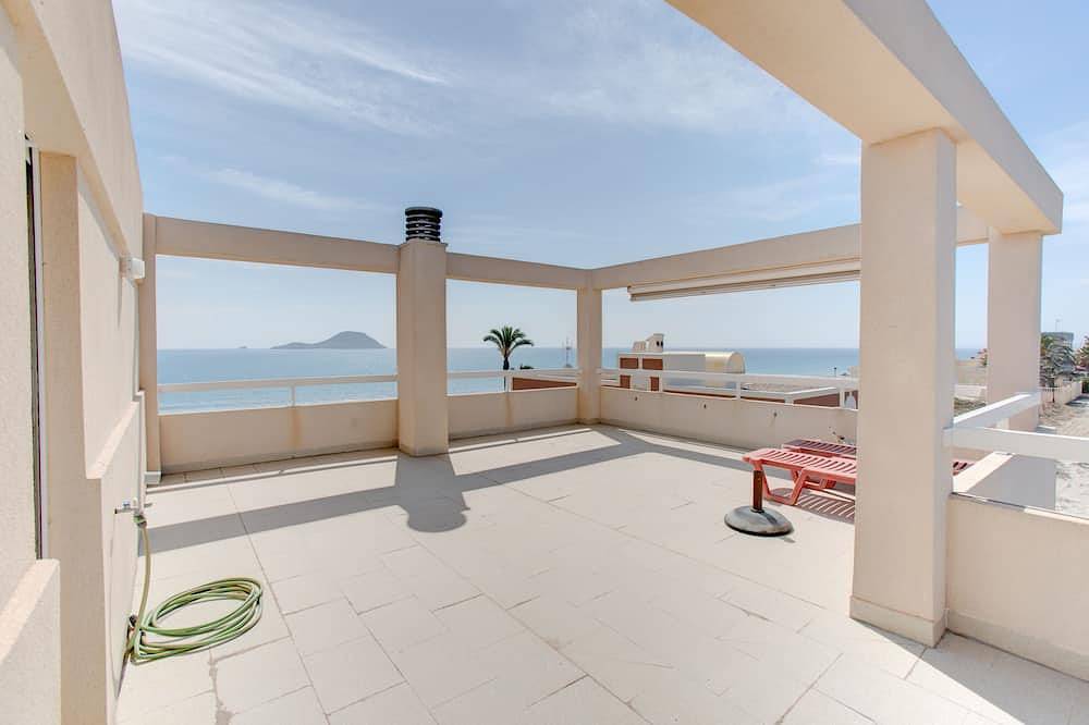 New luxury villa, first line of the Mediterranean and the Mar Menor. in La Manga del Mar Menor, Mar Menor