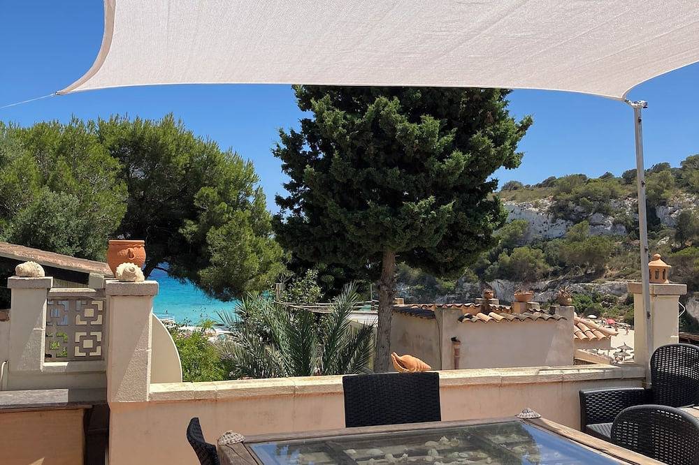 Pure beach feeling - Casa Caracol is located directly on the beach of Cala Romantica in Playa Romàntica, Manacor