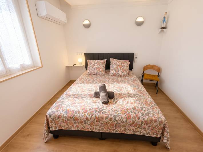 Entire apartment, Apartment in Lourdes, 90 m², Garden in Lourdes, Hautes-Pyrénées
