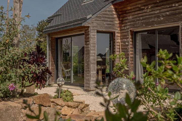 Location de vacances pour 6 personnes, avec jardin et terrasse dans L'Arcouest