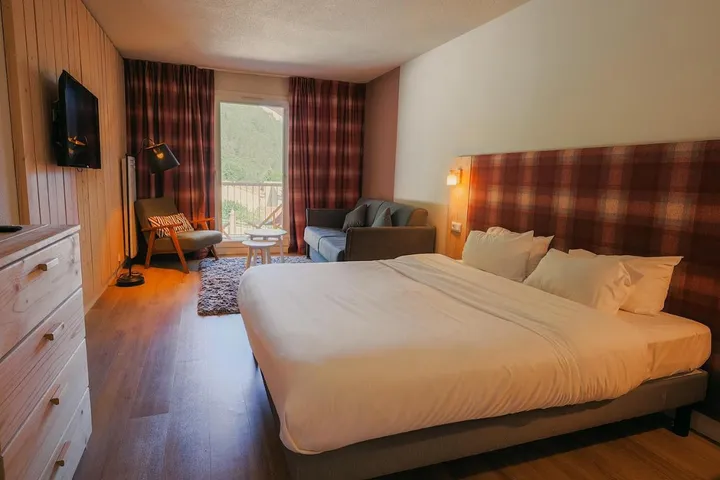 Hotel para 2 personas, con piscina además de vistas y jardín, Se admiten mascotas - 1