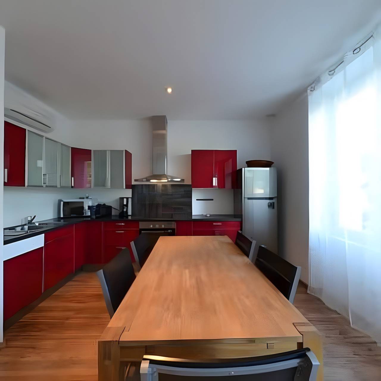 Ganze Wohnung, Cottage „Gîte Mondrian“ mit Wlan in Vallon-Pont-d'Arc, Gorges de l’Ardèche