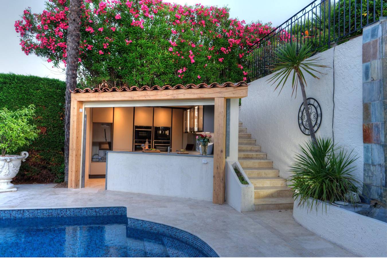 Villa für 12 Personen mit Balkon in Théoule-sur-Mer, Massif de l'Esterel