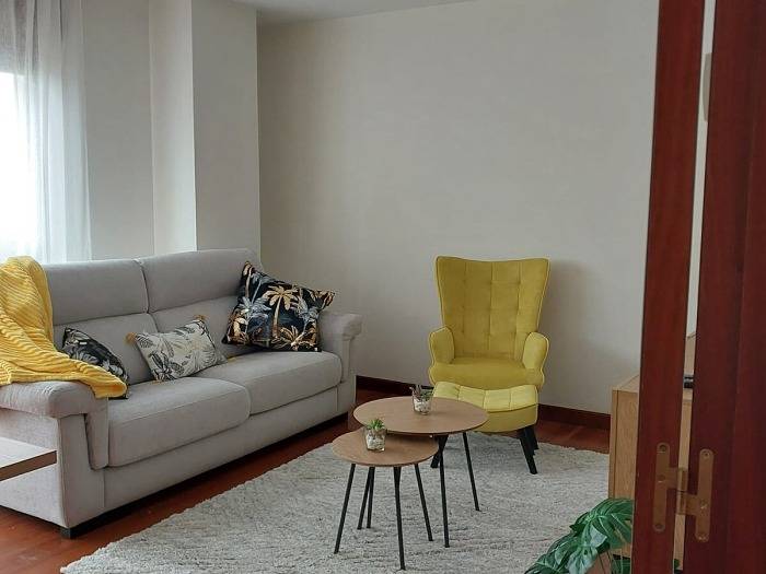 Ganze Ferienwohnung, Apartment · Camargo · ★Neu · 2 Schlafzimmer · 3 Betten · 1,5 Bäder in Camargo, Kantabrische Küste