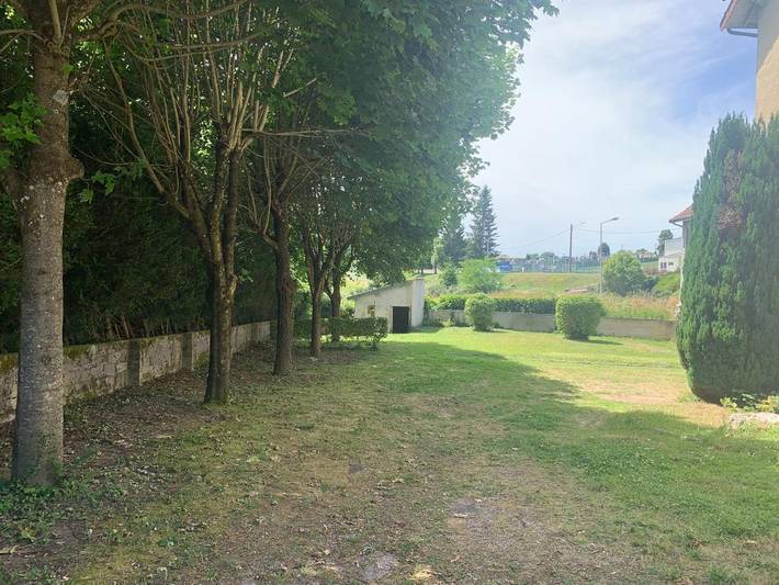 Location de vacances pour 15 personnes, avec jardin et vue à Pionsat - 4