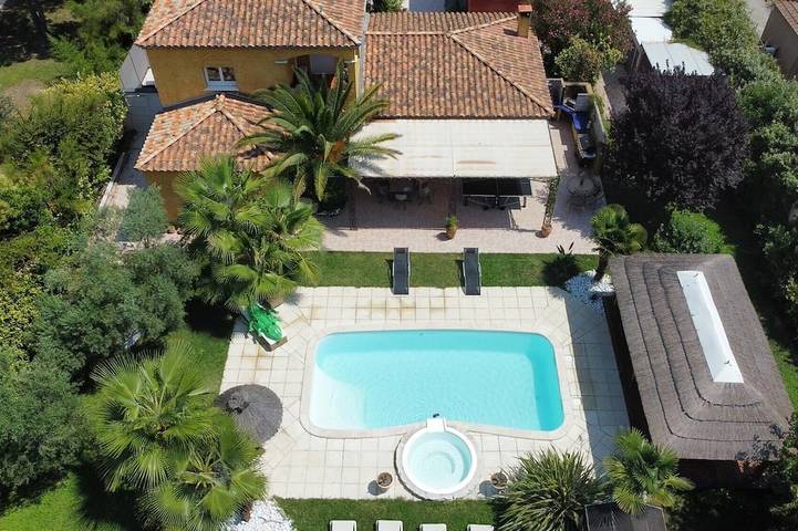 Location de vacances pour 8 personnes, avec jardin et jacuzzi, animaux acceptés à Saint-Jean-de-Cornies - 3