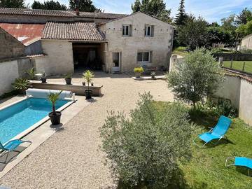 Gîte pour 4 personnes, avec terrasse et piscine à Marsac