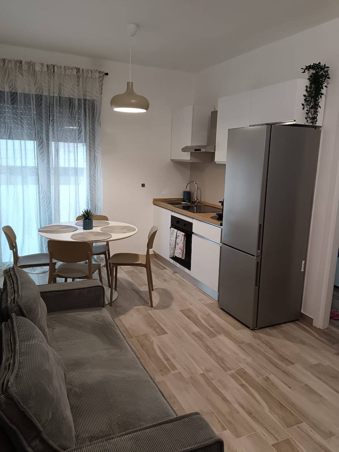 Casa Vacanze 'La Maison De Roland' con Wi-Fi e Aria Condizionata in Pescara, Provincia di Pescara